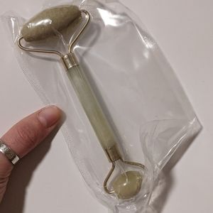 NEW ✨ Jade Facial Roller